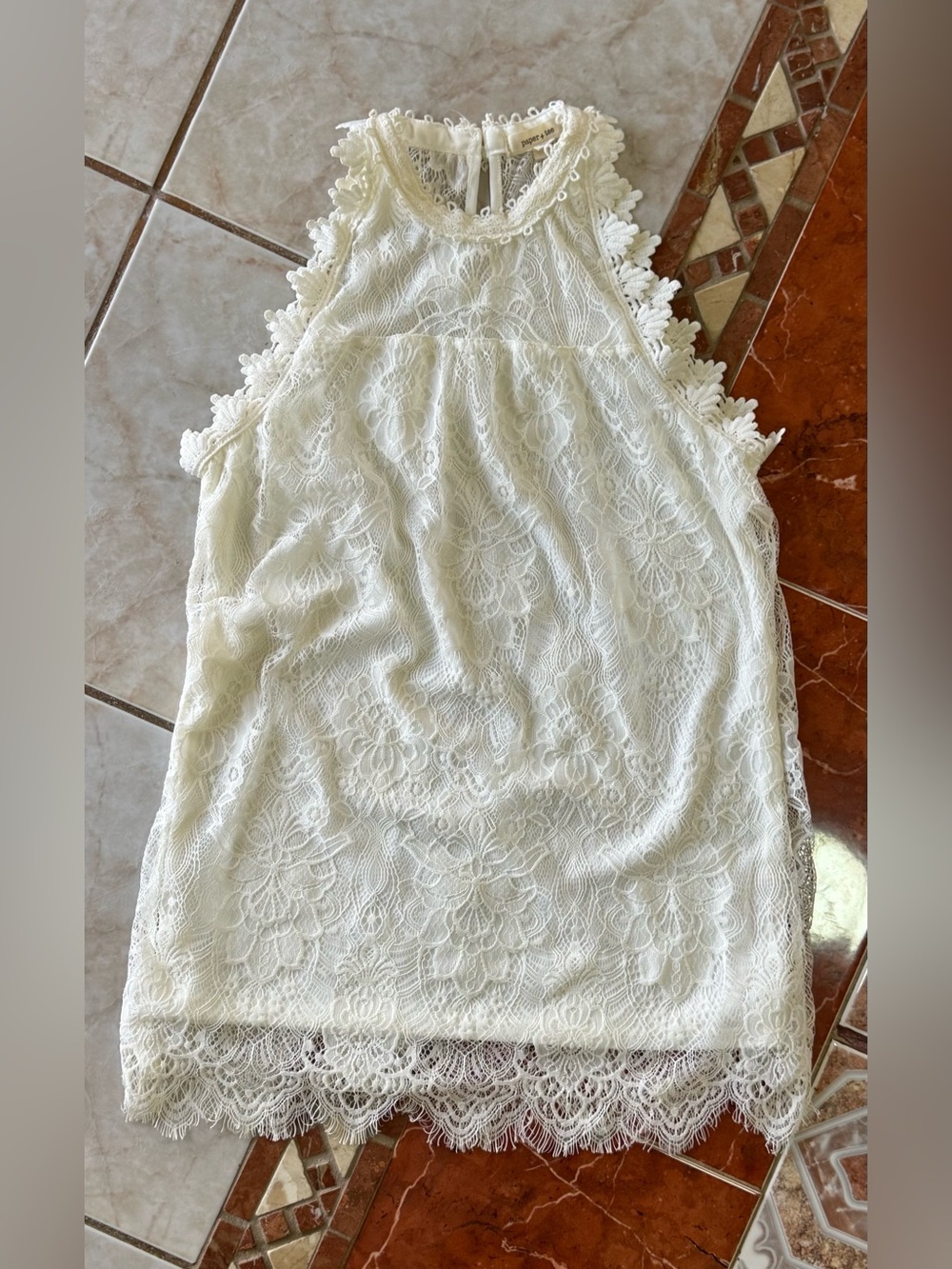 paper + tee White Floral Lace Halter Sleeveless Top - Size S